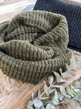 Weicher Schlauchschal | Loop mit dezentem Glitzer. 