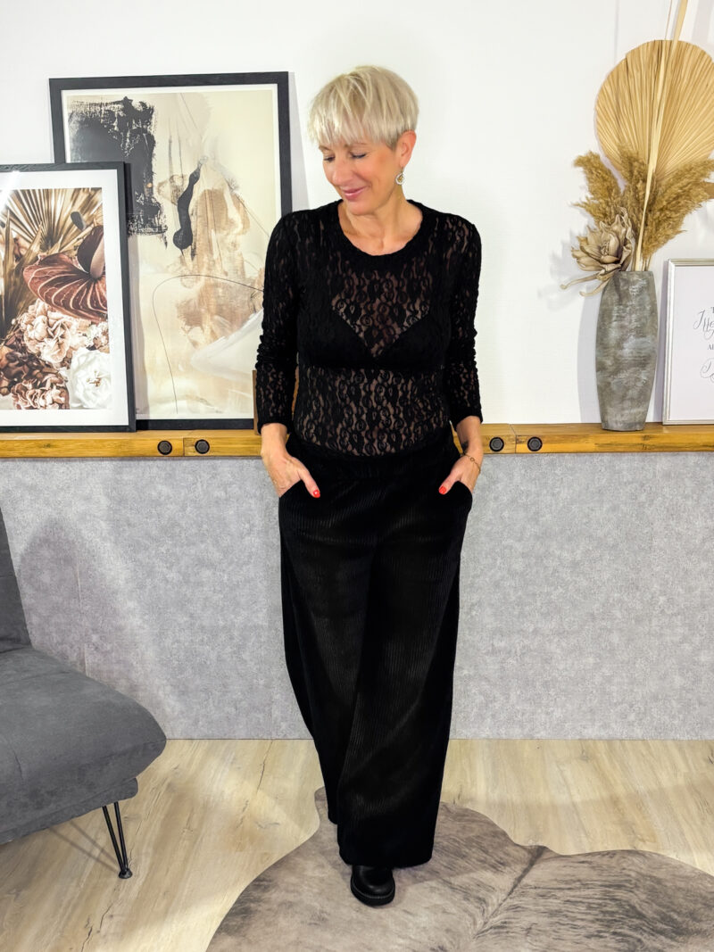 Edler Spitzenbody mit langem Arm und Rundhals Ausschnitt, dünn & komfortabel. 4 Farben